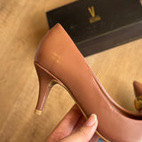 Scarpin Vizzano Bico Fino Detalhe Dourado