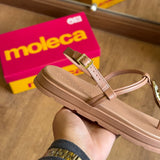 Sandália Moleca Detalhe Dourado de Folha